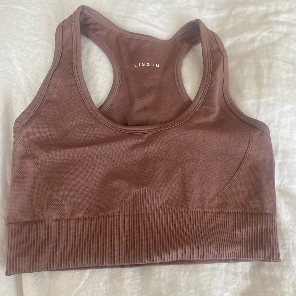 Amazon workout set - Picture 3 of 6
